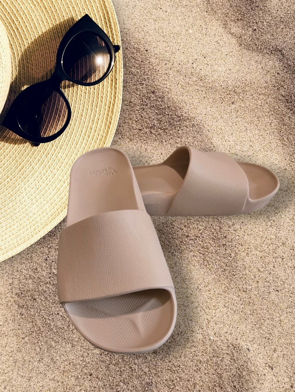 Archies Tan Slide Sandals Unisex Men's 8 / Women's 9 Wide Width